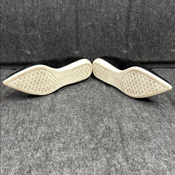 Franco Sarto Black Flats with Pointed Toe and Suede Finish - Picture 9 of 9